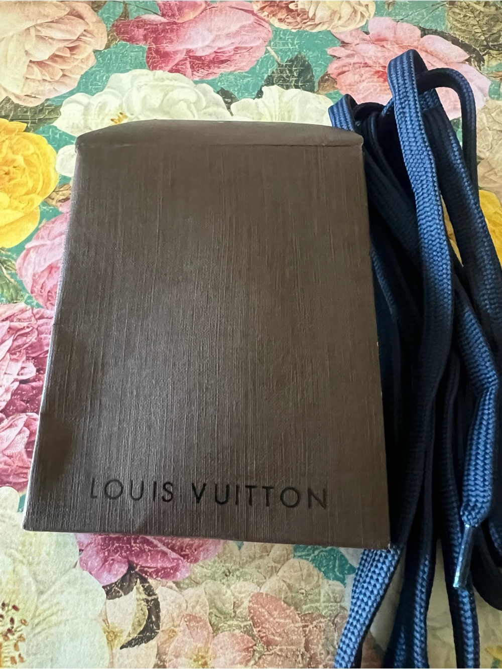Louis Vuitton Blue and Black Flat Shoelaces - Picture 2 of 5